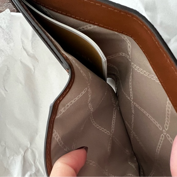 Michael kors wallet - Picture 9 of 9